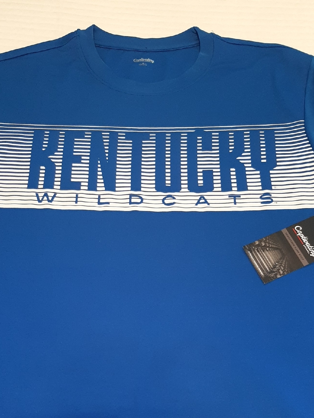 Captivating Apparel Men Or Women's M Kentucky Wildcat Short Sleeve Shirt New